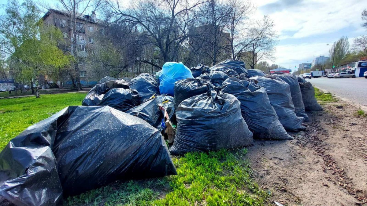 Вывоз и утилизация мусора после субботника в Челябинске в октябре
