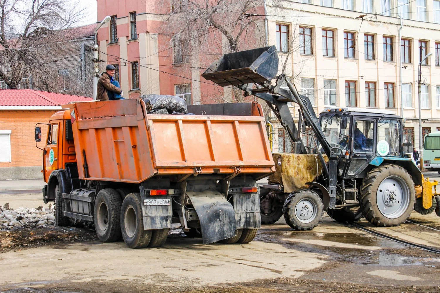 Вывоз мусора Камазом в Челябинске – аренда и заказ Камаза 10 тонн от 2423 руб. в ПроМусор