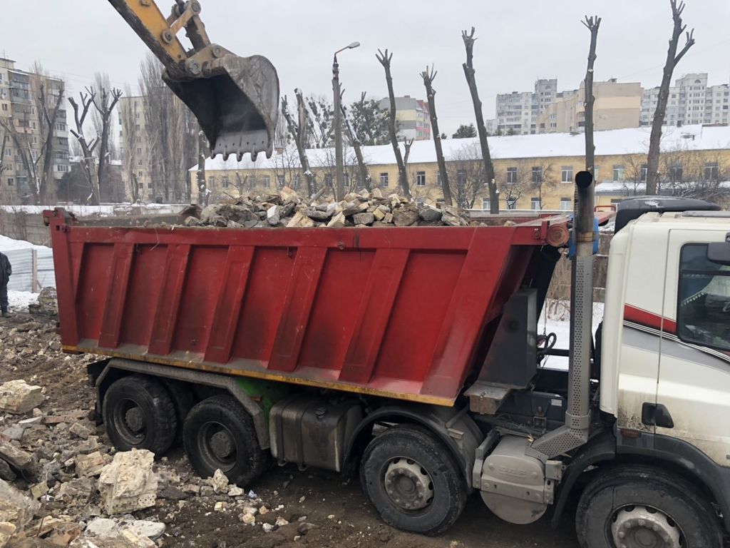 Вывоз мусора Камазом в Челябинске в октябре