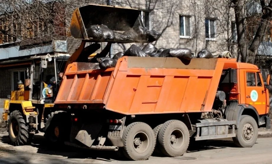 Вывоз мусора грузовым фургоном 5 тонн в Челябинске – ПроМусор, аренда, цена от 1598 руб
