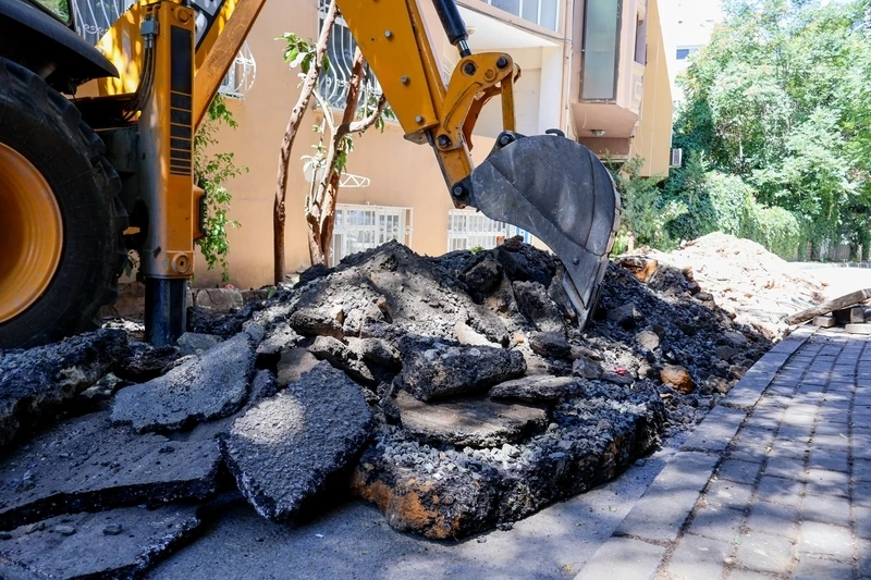 Вывоз асфальтового скола, боя, кусков и отходов в Челябинске — ПроМусор от 567 руб