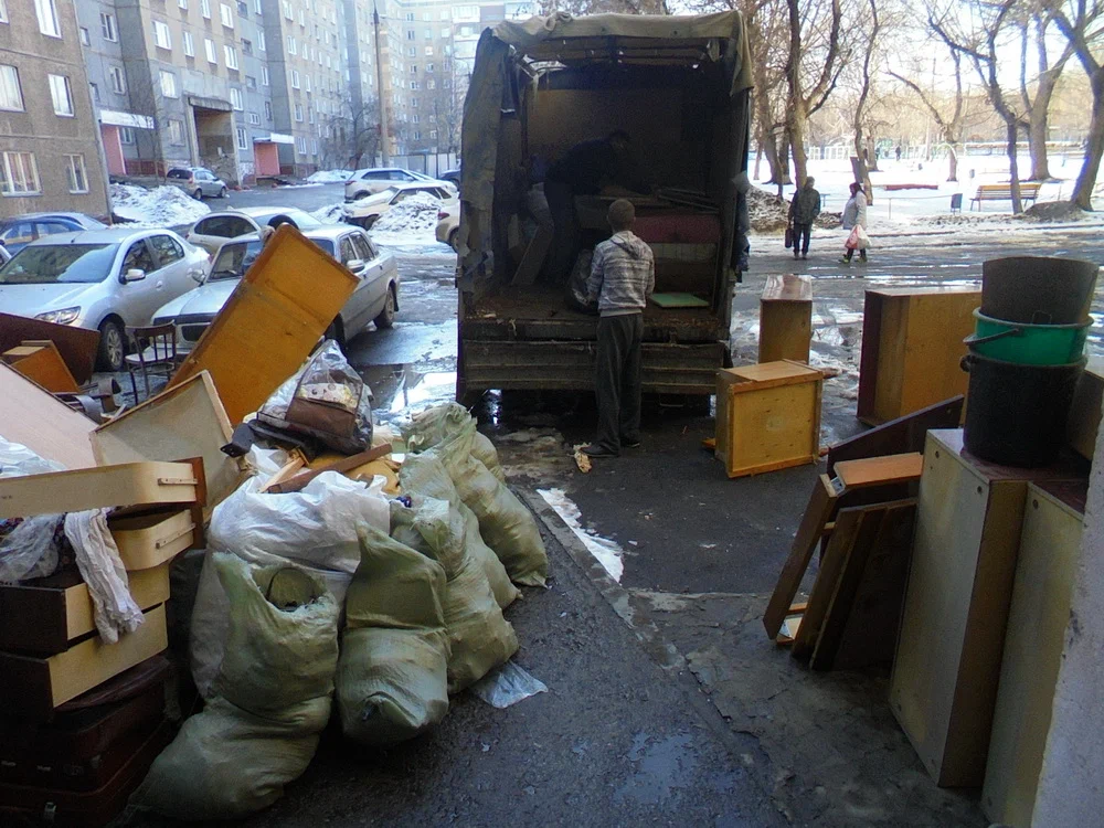 Вывоз мусора из подвала с утилизацией в Челябинске в октябре