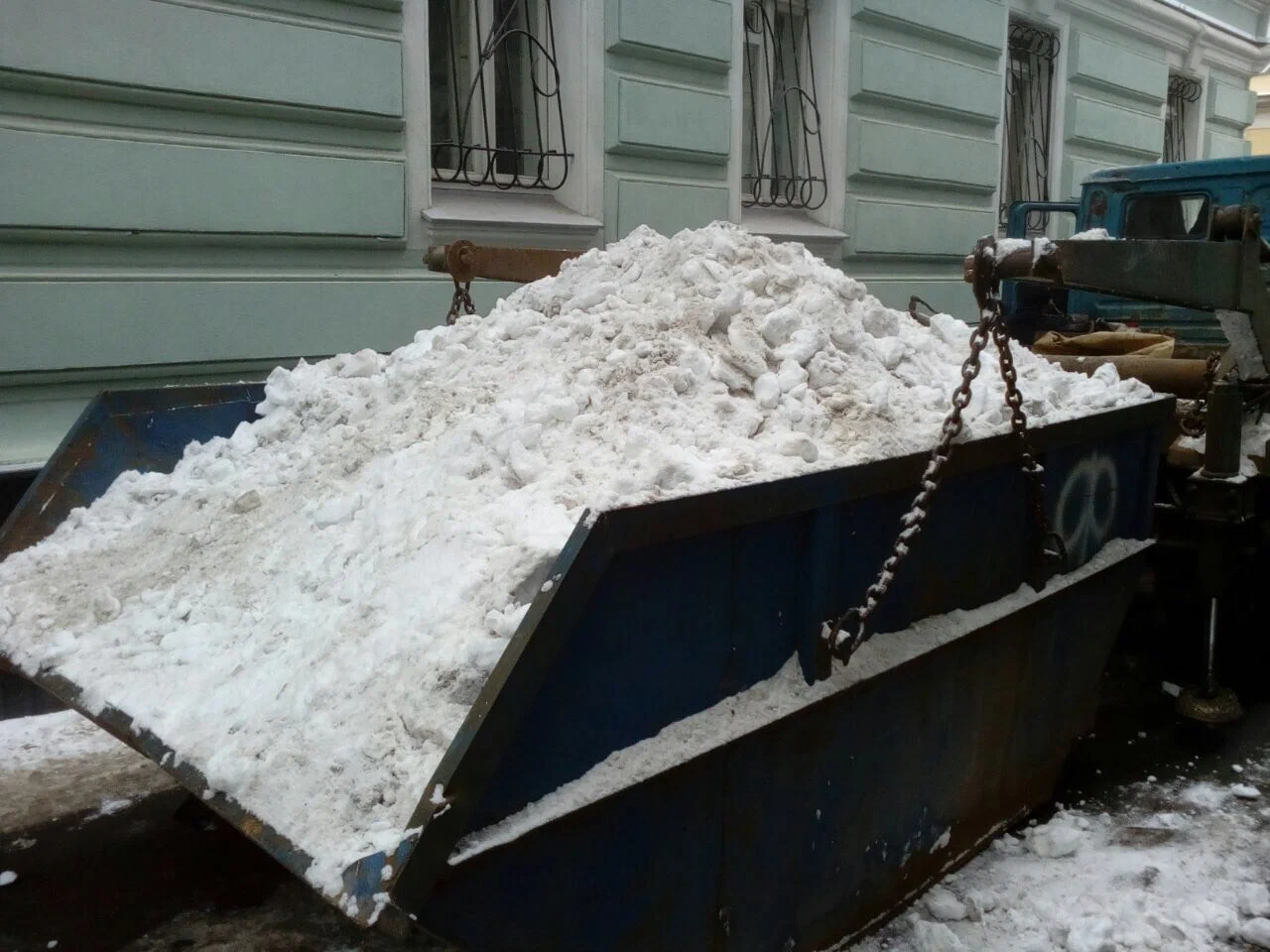 Вывоз снега контейнерами в Челябинске в октябре