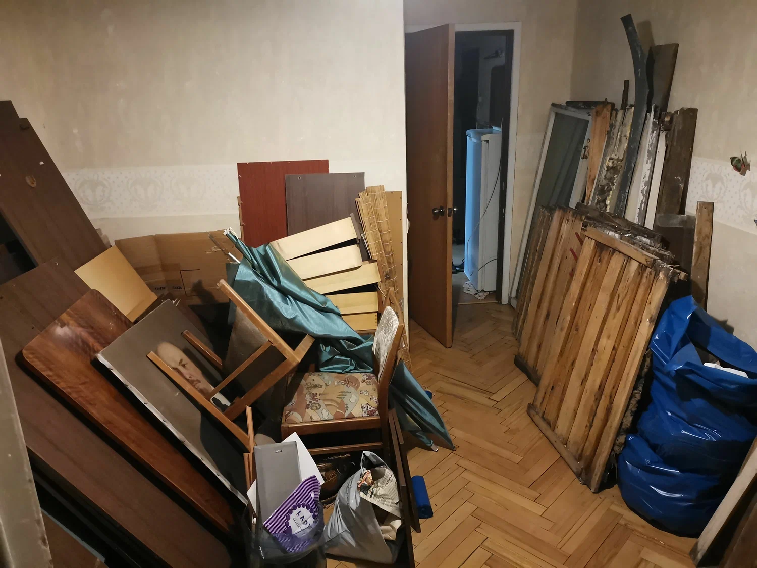 Демонтаж мебели с вывозом и утилизацией в Челябинске в октябре